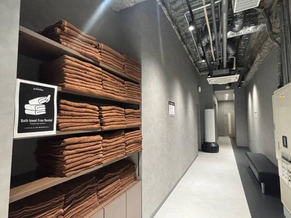 “一人になりたい”夜は、音と光の中へ。仕事終わりのアラサー女子が暗闇ボクシングで全力デトックス体験