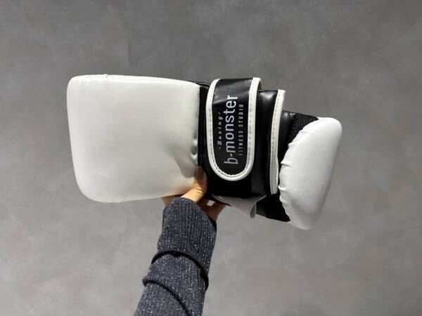 “一人になりたい”夜は、音と光の中へ。仕事終わりのアラサー女子が暗闇ボクシングで全力デトックス体験