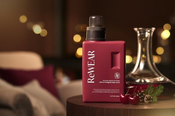 4日で完売した再生柔軟剤「ReWEAR」より、秋冬限定品が登場！　ホリデーシーズンを彩る、芳醇な赤ワインの深い余韻と至福の香り