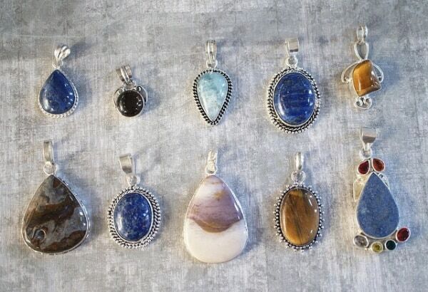 知ってる？　ラピスラズリが「怖い」といわれる理由