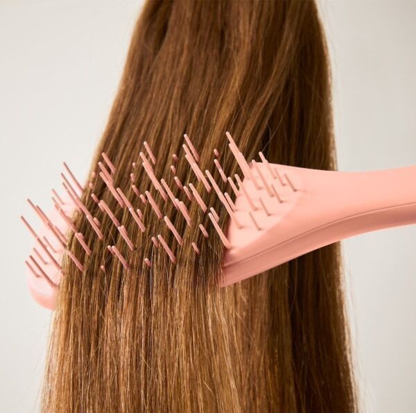 タングルティーザーから“大人の髪に寄り添う”ヘアケアブラシ「エクストラ ジェントル」が発売開始！