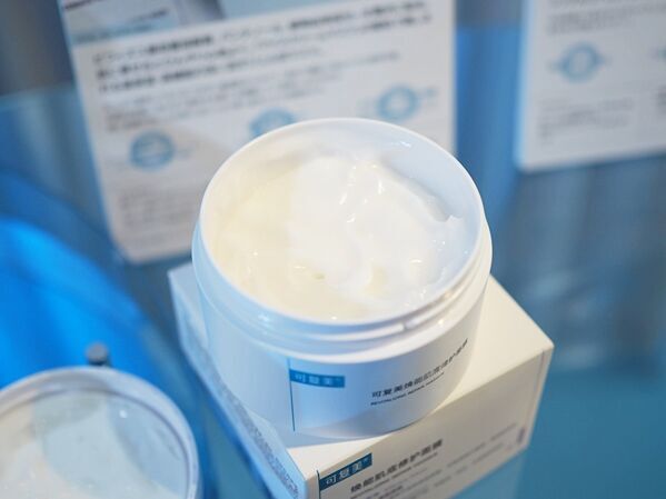 中国発のドクターズコスメ「KOMFYMED」が日本初上陸！　バイオテクノロジー技術によるコラーゲンを配合したスキンケアが登場