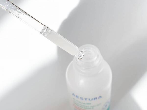 私のMVP美容液はこれ。エストラ「エイシカ365 トラブルリリーフセラムpH4.5」がゆらぎ肌に終止符を