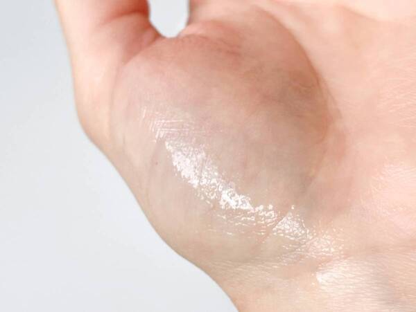 私のMVP美容液はこれ。エストラ「エイシカ365 トラブルリリーフセラムpH4.5」がゆらぎ肌に終止符を