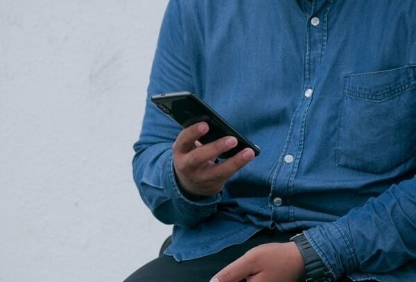 しつこすぎ！　付き合ってない男性からのLINE攻撃への対処法