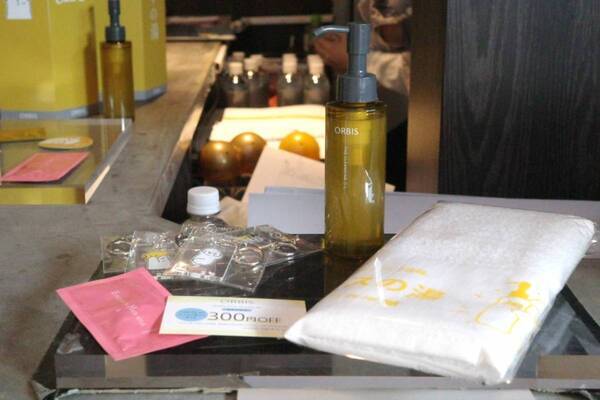 オルビスの“ベスコスクレンジングオイル”と「改良湯」がコラボ！　1日の終わりに“オチ”つく『オルビスの湯』