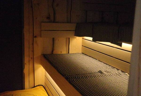 オルビスの“ベスコスクレンジングオイル”と「改良湯」がコラボ！　1日の終わりに“オチ”つく『オルビスの湯』