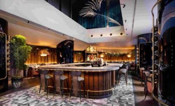 【メルキュール東京日比谷】レペットと東京バレエ団のクリスマスディスプレイ＆「くるみ割り人形」アフタヌーンティー開催中