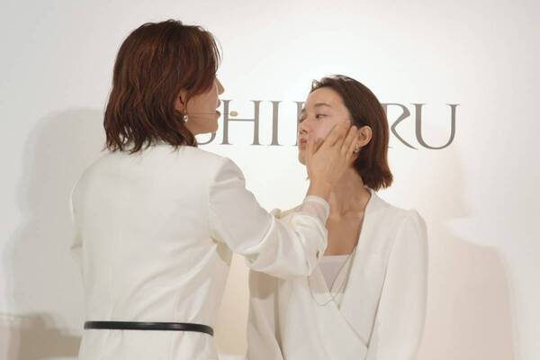 SHIRORUから初のベースメイクアイテムが登場！　素肌以上の素肌感を演出。おすすめの使い方は？