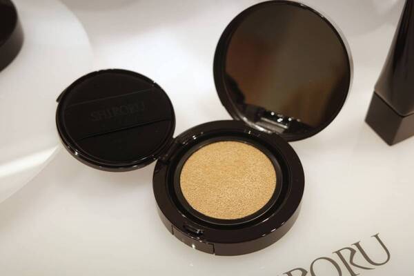 SHIRORUから初のベースメイクアイテムが登場！　素肌以上の素肌感を演出。おすすめの使い方は？