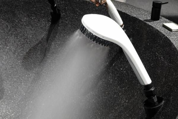 1本5,400円の「ReFa WATER」って？　ReFaブランド史上最大となる旗艦店「ReFa GINZA」に行ってきた