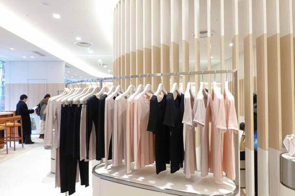 1本5,400円の「ReFa WATER」って？　ReFaブランド史上最大となる旗艦店「ReFa GINZA」に行ってきた