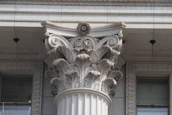 歴史建築の中で味わう特別な一杯。「明治安田 CAFE 丸の内」オープン【明治生命館リニューアルレポ】