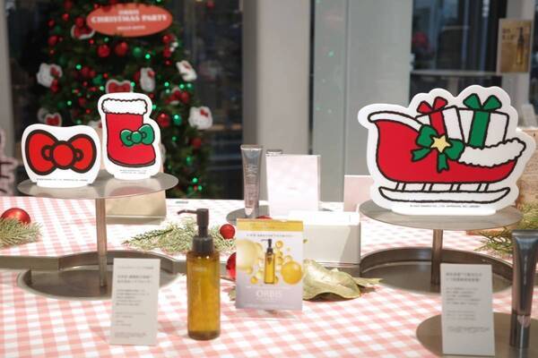 ハローキティ×『SKINCARE LOUNGE BY ORBIS』クリスマスイベントを開催！　限定ボトル、ドリンクに来店イベントも