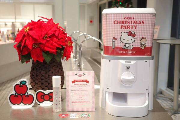 ハローキティ×『SKINCARE LOUNGE BY ORBIS』クリスマスイベントを開催！　限定ボトル、ドリンクに来店イベントも