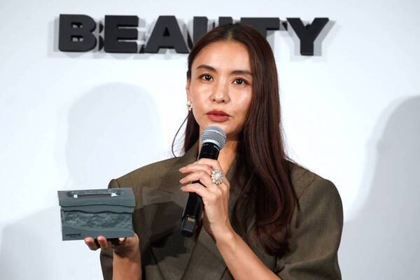 “タキマキ”滝沢眞規子プロデュース「ADDITTLE BEAUTY」デビュー。フェイスマスク2種と拭き取り化粧水シートが登場