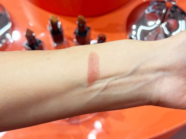 レアなツヤ感とスタイリッシュなカラーにときめく。セルヴォーク新リップラインを全色レビュー