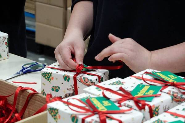 なぜLUSHは「非効率」を選ぶのか？　大切な人に贈りたくなる“ハンドメイド”へのこだわり