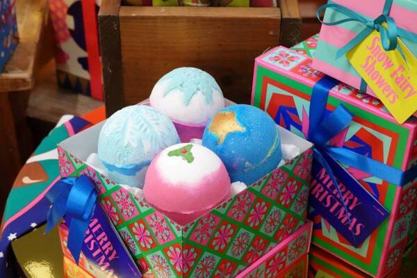 なぜLUSHは「非効率」を選ぶのか？　大切な人に贈りたくなる“ハンドメイド”へのこだわり