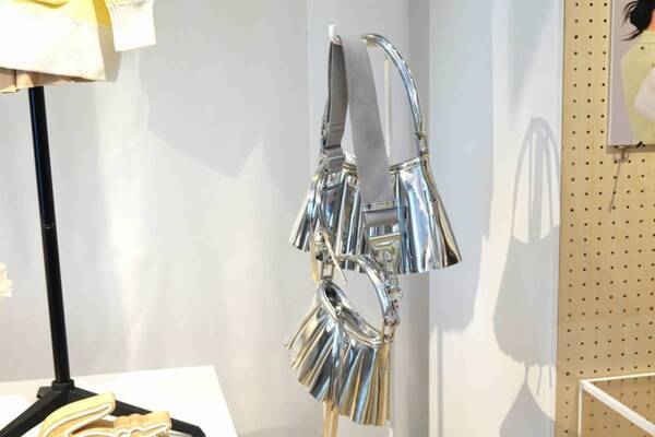 春夏の気分を先取り！　ラコステから大人女子が“使いたくなる”名品が続々と登場