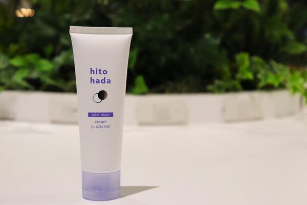 肌に寄り添う青のスキンケアで年末を乗り越える！　とことん肌に優しい処方にこだわった「hitohada」シリーズをレビュー