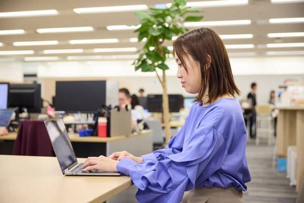 異業種への挑戦がキャリアをつなぐ。美容医療のSNS戦略を牽引する女性リーダーが語る「素直さ」と成長の法則