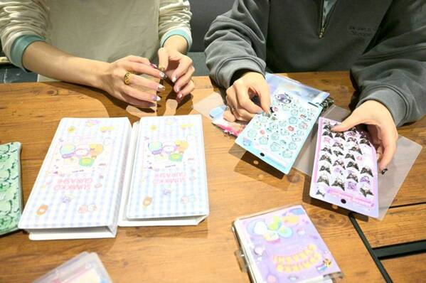 大人もハマるシール集めの魅力って？　シールならではの「お悩み」もプロが解決！