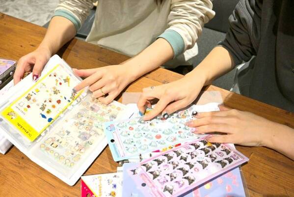 大人もハマるシール集めの魅力って？　シールならではの「お悩み」もプロが解決！