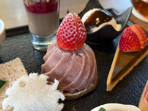 心ほどける冬のご褒美！　「和紅茶×いちご」が彩る至福のアフタヌーンティーに行ってきた