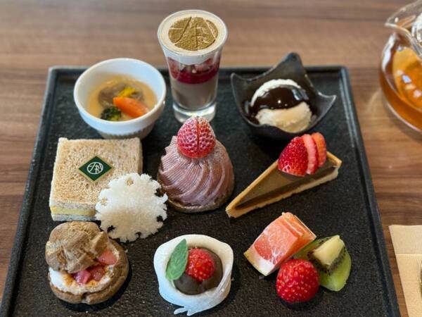 心ほどける冬のご褒美！　「和紅茶×いちご」が彩る至福のアフタヌーンティーに行ってきた