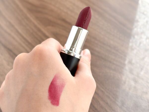 “洒落顔”はリップがカギ。MAC「シルキーマットリップ」のディーバならメンズライクにもレディにもいける