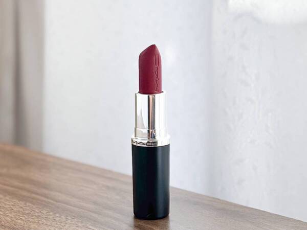 “洒落顔”はリップがカギ。MAC「シルキーマットリップ」のディーバならメンズライクにもレディにもいける