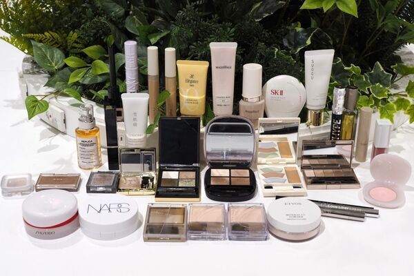 働くアラサーコスメオタク厳選！　2025年のベストコスメを発表【メイクアップ編】