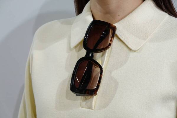 春先まで大活躍！　ユニクロの新作ニットが主役のオフィスコーデ3選