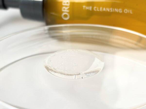 【ベスコス新人賞】角栓&黒ずみが2週間で……！　オルビス＆ONE BY KOSÉのW洗浄アイテムで徹底毛穴ケア