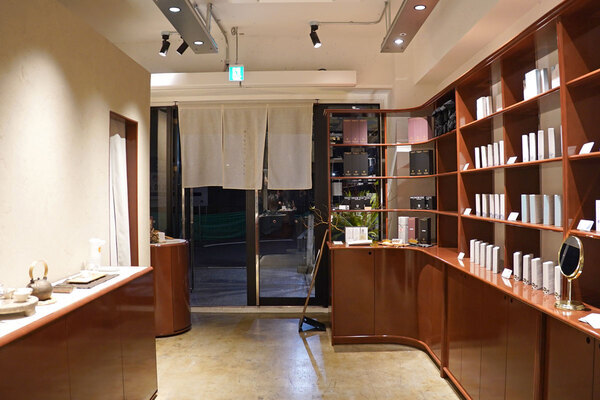 “なんとなく不調”に寄り添ってくれる。新コンセプトの漢方薬店「REMEDY CAVE」が私のよりどころになった話