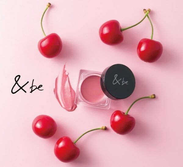 河北裕介プロデュース【＆be】ヘルシーな血色感を演出するクリームチークに春の限定色チェリーピンクが新登場！