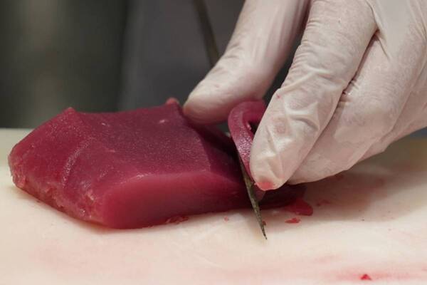 新年のモチベ上げは、やっぱりお寿司！　回転寿司みさき『絶品本まぐろ尽くし』フェアで解体ショーととろける本まぐろを堪能