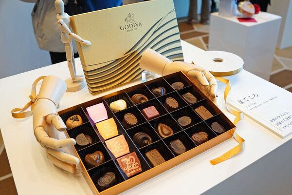 1箱でスターシェフ5人の限定チョコが楽しめる!?　 ゴディバ、創業100周年の記念チョコレート発売＆展覧会を開催