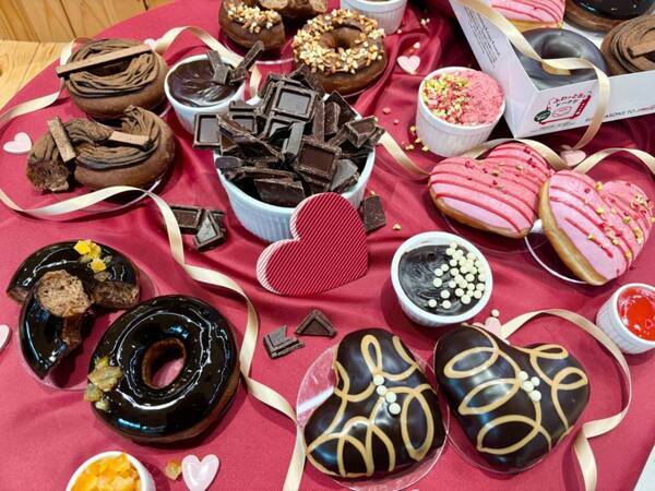 とろける幸せ。クリスピー・クリーム・ドーナツの“ちょっぴり大人な”バレンタインコレクションが始まる！