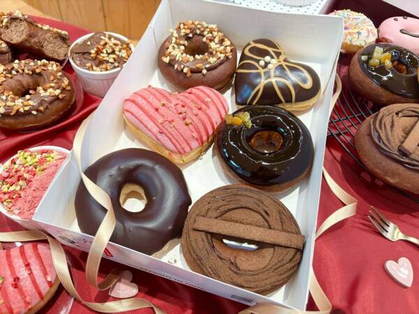 とろける幸せ。クリスピー・クリーム・ドーナツの“ちょっぴり大人な”バレンタインコレクションが始まる！