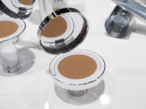 ByURの名品クッションファンデがリニューアル！　プレストパウダーやハイライトも登場