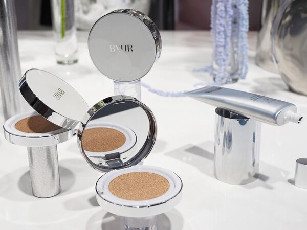 ByURの名品クッションファンデがリニューアル！　プレストパウダーやハイライトも登場