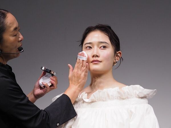 ByURの名品クッションファンデがリニューアル！　プレストパウダーやハイライトも登場