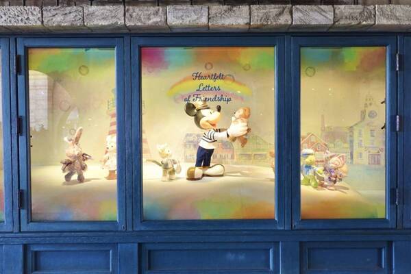 20年分の想いが沁みる……！　東京ディズニーシー「ダッフィー＆フレンズのハートフェルト・レターズ・オブ・フレンドシップ」見どころ紹介