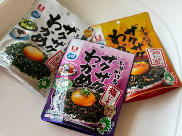 常備して正解。「ふりかけるクザクわかめ® 梅じそ」で作る秒速アレンジごはん