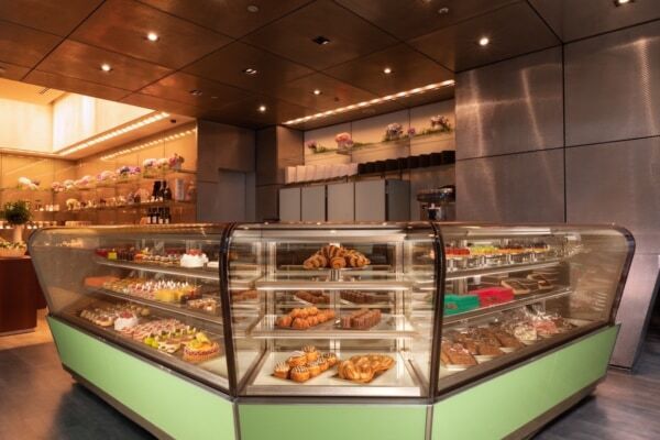 華やかな桜スイーツがずらり。グランド ハイアット 東京「桜スイーツ&ブレッド セレクション」を期間限定販売