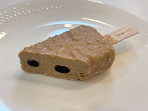 ハーゲンダッツ新作は“ご褒美感”がすごい。ロイヤルミルクティークランチ＆贅沢いちごミルクを実食レポ