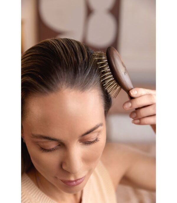 とかすだけで、頭皮がじんわり“温感”へ。SNOW FOX SKINCARE、非電源型・次世代頭皮ケア ヘアブラシ新発売