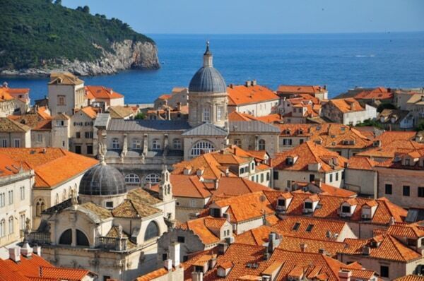 旅行のプロたちの本音。添乗員がプライベートで行きたい国ランキング、1位はどこ？